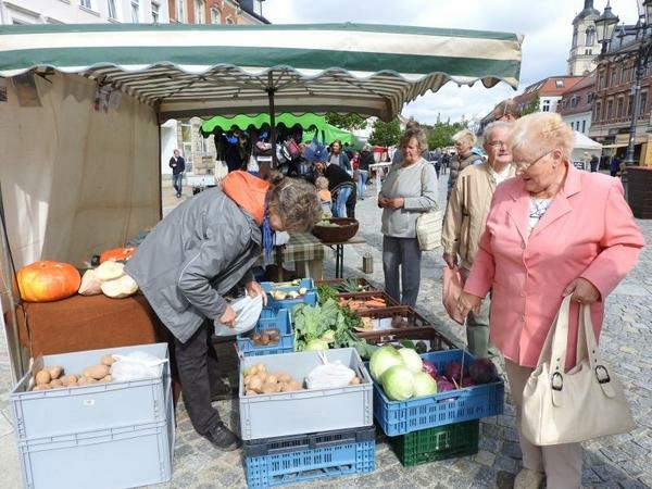 Naturwaren- und Bauernmarkt