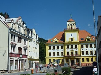 Innenstadt mit dem Rathaus im Hintergrund