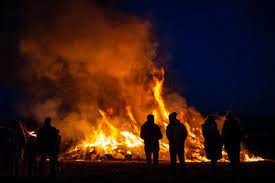 Hexenfeuer in Treuen