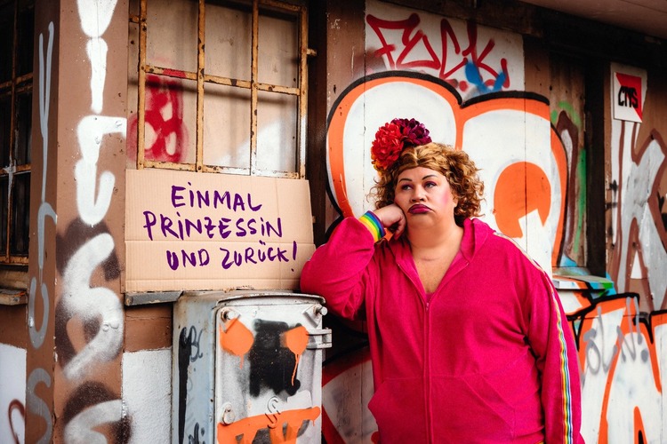 Cindy aus Marzahn am 28.10.2025 im KuK
