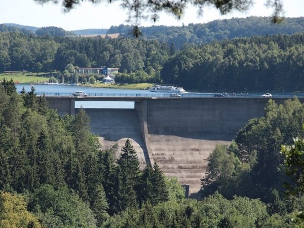 Blick von Magdalenenbank zur Talsperre