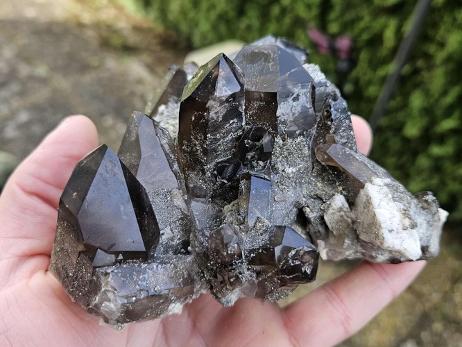 Prächtige Rauchquarz-Kristallgruppe aus dem Steinbruch Epprechtstein