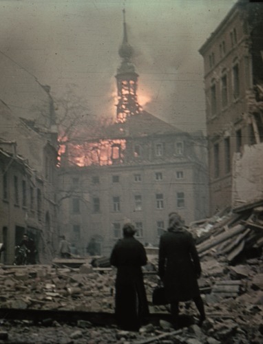 Das brennende Stadtmuseum, 6. April 1945, Fotograf: Erhardt Ostertag