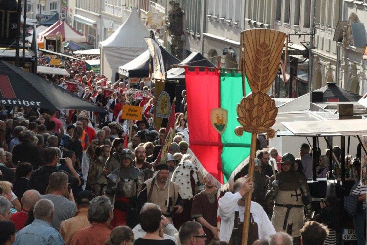 Höhlerfestumzug